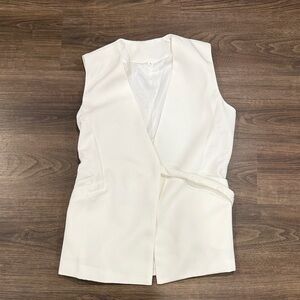 SHEIN White Sleeveless Vest